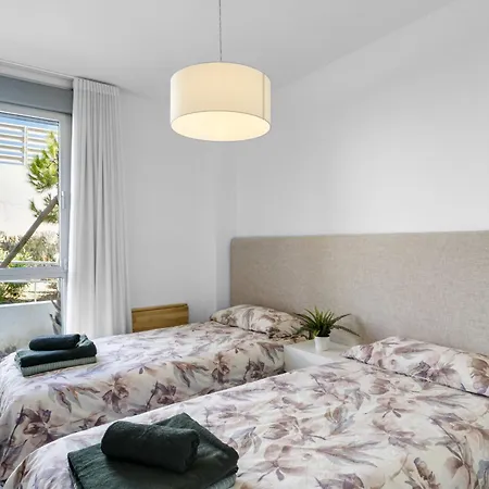 Oceana Views - 2 Bedroom By Finest *