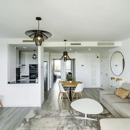 Oceana Views - 2 Bedroom By Finest Daire