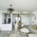 Oceana Views - 2 Bedroom By Finest Apartment